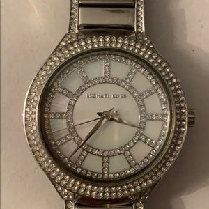 Women’s Michael KORS Watch (Authentic) fits medium
